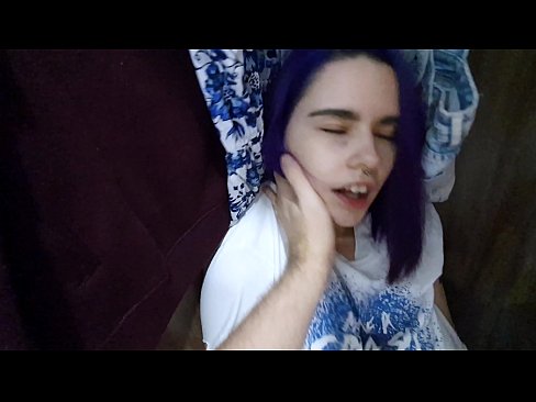 ❤️ Našiel som svoju sestru v skrini a pomohol som jej spraviť sa ❤ Krásne porno na nás ❌️